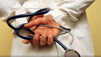 38-vjeçarja ra në koma për dy vite pas lindjes, disa punonjës të spitalit nën hetim në Itali, dyshohet se…