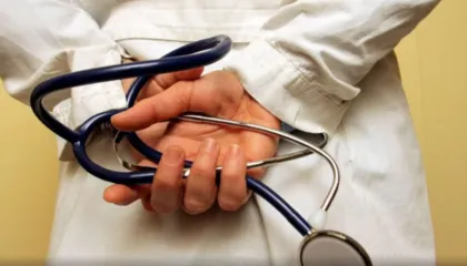 38-vjeçarja ra në koma për dy vite pas lindjes, disa punonjës të spitalit nën hetim në Itali, dyshohet se…