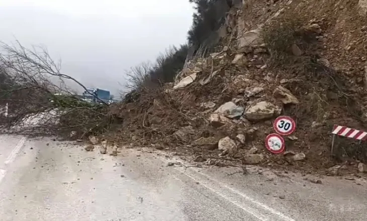 40 cm ujë dhe rrugë të dëmtuara/ Probleme në Qarkun e Shkodrës, me kritike paraqitet situata në Fushë Arrëz dhe Obot
