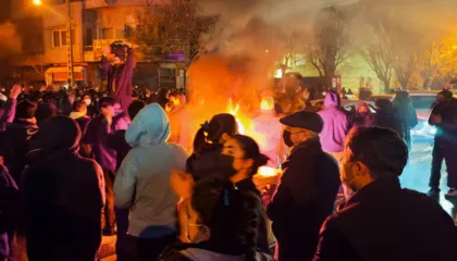400 lëndime vetëm në një spital, qindra të plagosur në sy nga të shtënat me armë zjarri gjatë protestave në Iran
