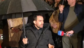 ‘400 mln euro për inceneratorët dhe plehrat rrugëve’/ Lapaj: Unë ia kam fajin Belinda Ballukut, çoi 53 mln euro në…