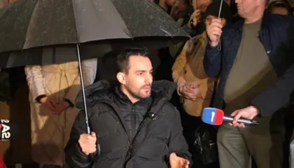 ‘400 mln euro për inceneratorët dhe plehrat rrugëve’/ Lapaj: Unë ia kam fajin Belinda Ballukut, çoi 53 mln euro në…