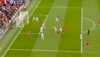 45′ e para: Chelsea mjaftohet me një gol. Broja titullar ndaj Liverpool-it, vendos Wirtz (video)