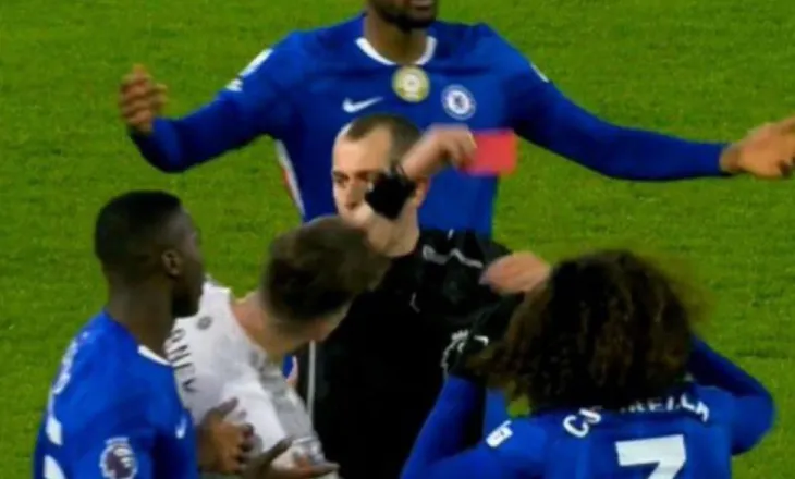 45′ e para: City mjaftohet me një penallti, Cucurella skuqet në derbi. Brentford vazhdon ngjitjen (video)