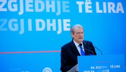 “5 burra tërhiqnin zvarrë një fëmijë”, ‘shpërthen’ Berisha: Rama personalisht përgjegjës!