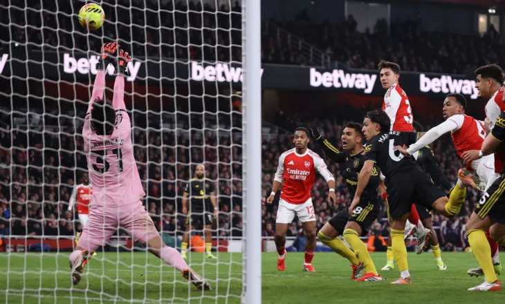 5 gola në supersfidën e Premier League, United feston në Londër