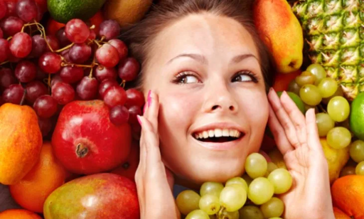 5 ushqime “eliksir” për lëkurë të shndritshme dhe të shëndetshme