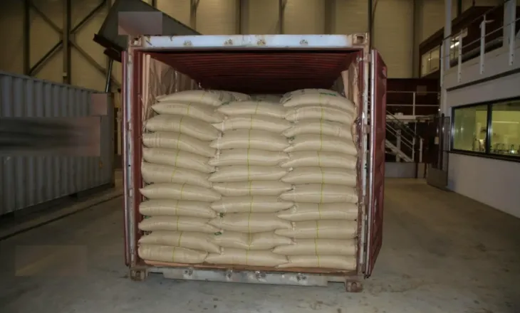 500 kile kokainë/ Shqiptarëve iu zhduket kontejneri teksa po e kërkonin, droga përfundon te fabrika e njohur