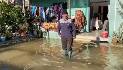 6 ditë pas përmbytjeve, Berisha publikon pamje nga Durrësi: Qytetarët ende nën ujë