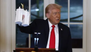 75 metra i lartë/ Trump paralajmëron ndërtimin e ‘Harkut të Pavarësisë’ në Washington. Reagojnë ekspertët