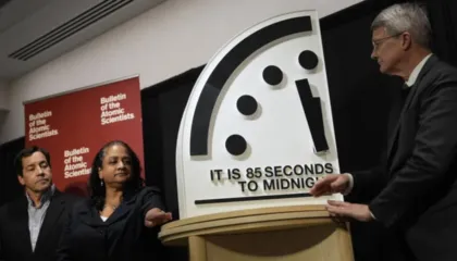 “85 sekonda para mesnatës”, shkencëtarët shpallin “Orën e Qametit” për njerëzimin