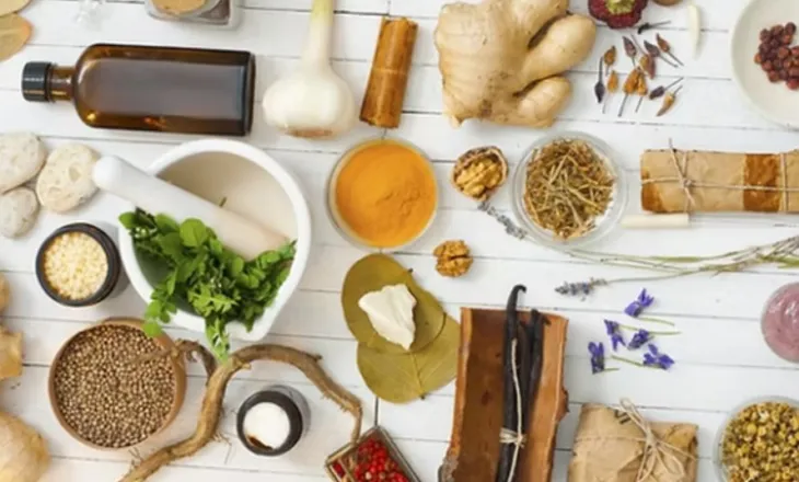 9 metoda shtëpiake për të përballuar më mirë ftohjen ose gripin