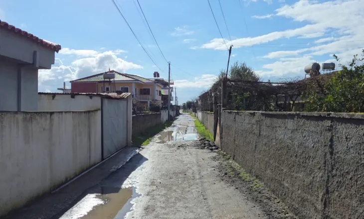 9 vite pritje për dëmshpërblim, banorët e dëmtuar nga përmbytjet në Ferras të Fierit: Humbëm çdo gjë nga uji