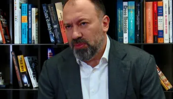 A do ndërhyhet në ndarjen territoriale?/ Paskuqani, Mazniku: Të pyeten qytetarët. Duhen reforma të qenësishme