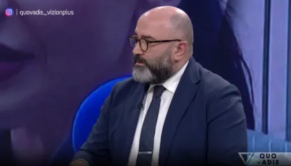 A duhej pezulluar zv.kryeministrja? Juristi: Jo, Kushtetuta thotë se imuniteti i deputetit është i njëjtë me atë të ministrit