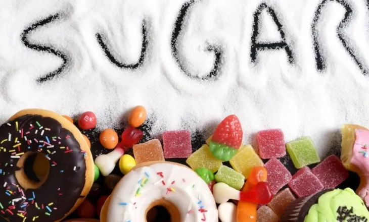 A na bën sheqeri hiperaktivë? Ja çfarë thotë shkenca