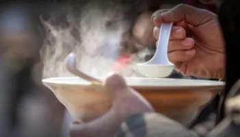 A ndihmon vërtet supa e pulës me ftohjen?