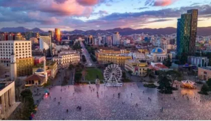 A ndikojnë zhvillimet në Venezuelë në ekonominë shqiptare? Ja çfarë thonë ekspertët