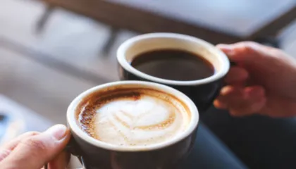 A shkakton kafeina makthe? Ja si është e vërteta