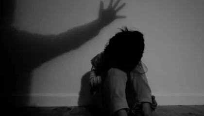 Abuzoi seksualisht me vajzën e bashkëjetueses, burg për Kelmend Krusën, dyshohet se i vrau dhe të atin 12-vjeçares