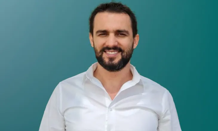 Adriatik Lapaj fton njerëzit të dalin në protestë