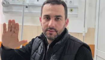 Adriatik Lapaj përfundon në spital, mori dëmtime gjatë ndërhyrjes së policisë për heqjen e çadrës