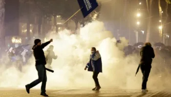 AFP i bën jehonë protestës së PD: Shpërthejnë trazirat në protestën kundër qeverisë në Tiranë