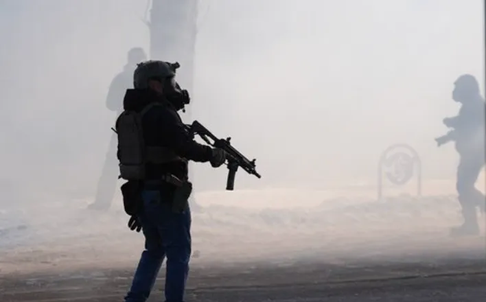 Agjentët Federalë vrasin një burrë në Minneapolis, regime të forta nga politika