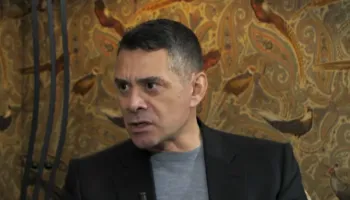 Ahmetaj rrëfen zinxhirin e aferave: Terminale, aeroporte, tuneli, 14 miliardë dollarë të vjedhura nga Rama dhe ministrat