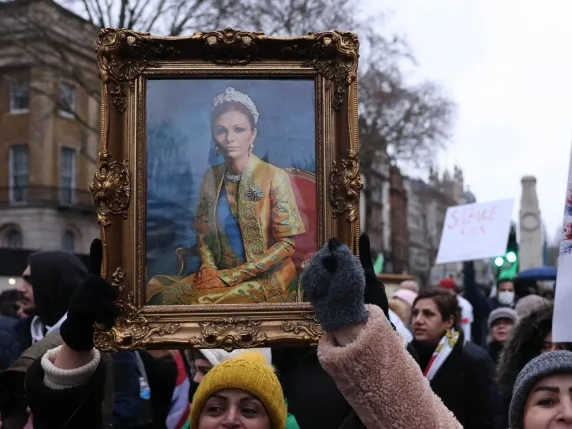 “Ajo ditë kur bashkë me Shahun lamë Iranin…” | Kush është ish–perandoresha, nëna e trashëgimtarit të fronit iranian