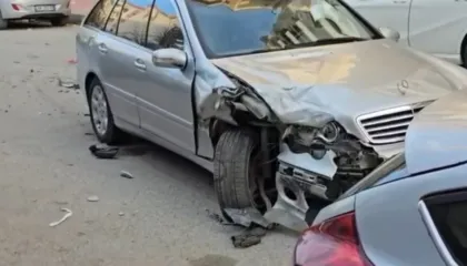 Aksident I shumëfishtë në Vlorë, i riu përplaset me 5 automjete të tjera