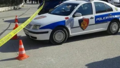 Aksident i trefishtë në aksin Cërrik-Elbasan, lëndohen 4 persona