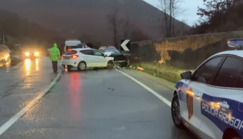 Aksident me vdekje në Fier-Shegan, 35-vjeçari përplas me automjet fqinjin