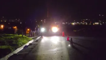 Aksident në Bypassin e Fierit, furgoni përplaset me veturën