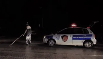 Aksident në Durrës/ Shoferi 20-vjeçar përplas këmbësorin