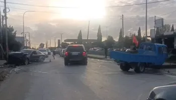 Aksident në hyrje të Lushnjes, dy persona përfundojnë në spital