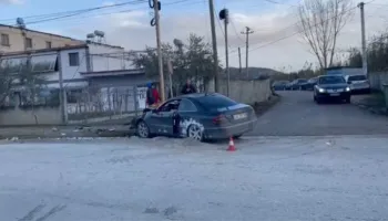 Aksident në hyrje të Lushnjës, plagosen dy drejtuesit e mjeteve