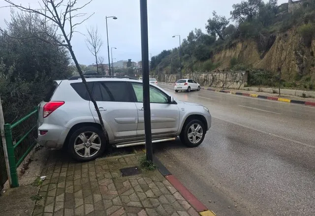 Aksident në hyrje të Sarandës/ Makinat përplasen me njëra-tjetrën, një e plagosur