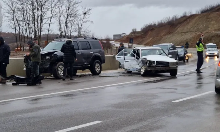 Aksident në rrugën nacionale Peshkopi–Maqellarë, tre të lënduar