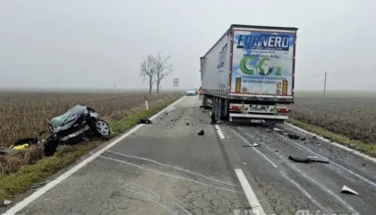 Aksident tragjik në Itali! Humb jetën 20-vjeçari shqiptar nga përplasja me kamionin