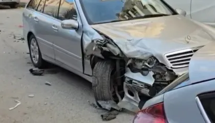 Aksident zinxhir në Vlorë, benzi përplas 5 automjete të tjera