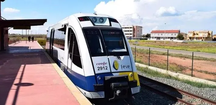 Aksidenti i tretë hekurudhor në Spanjë brenda javës, treni përplaset me një vinç