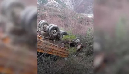 Aksidenti në Gramsh, zjarrfikësit: Një nga operacionet më të vështira e të dhimbshme, humbja na preku të gjithëve