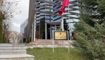 Akuzohet për marrëdhënie seksuale me 12-vjeçaren në Pogradec, jepet masa për 67-vjeçarin