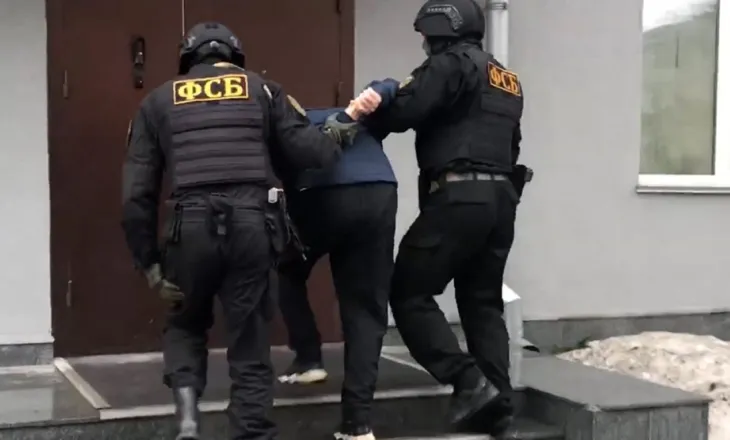 Akuzohet si spiun/ Shërbimi Federal dëbon diplomatin britanik, i jep afat dy javë të largohet nga Rusia