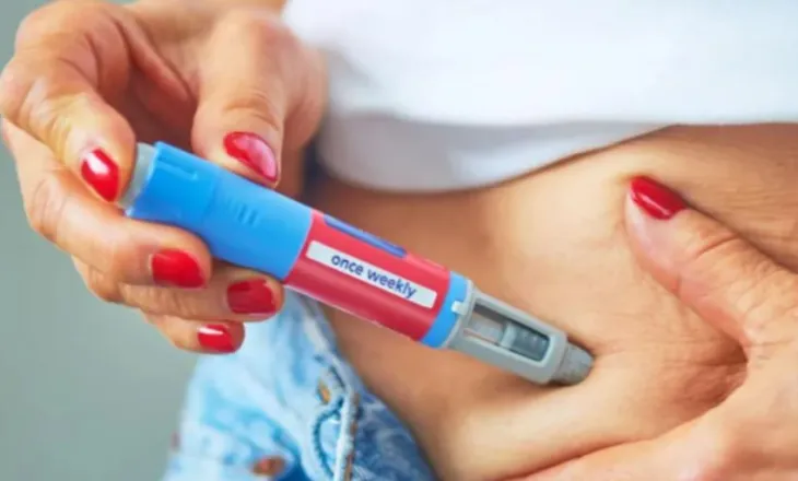 Alarm për injeksionet për dobësim/ Paralajmërim për një efekt anësor të rrallë