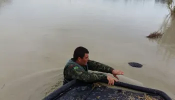 Alarmi/ Nesër Shqipëria pushtohet nga reshje të forta shiu