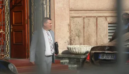 Altin Dumani fillon një punë të dytë