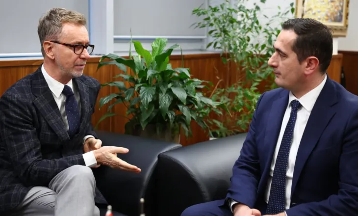 Ambasadori i BE mbërrin në SPAK, takim me Brahon, jep mesazhin e fortë