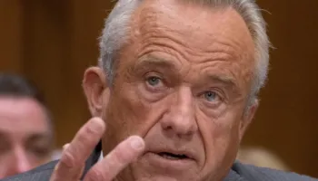 Amerika dhe Dieta e Re/ Kennedy Jr. Përmbys Piramidën Ushqimore: Konsumoni mishin e kuq dhe qumështin